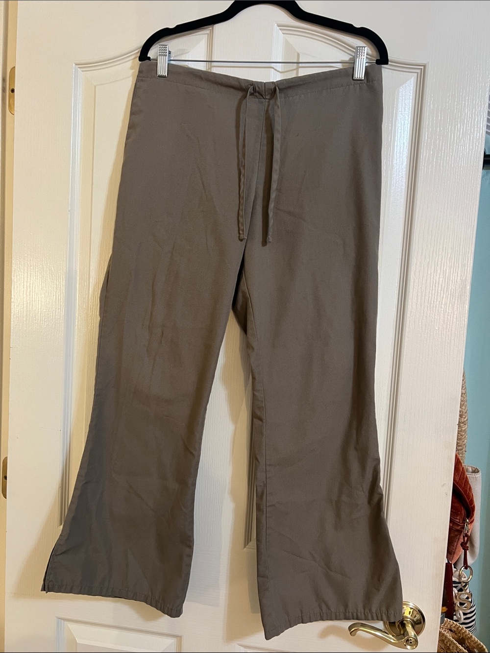 Cherokee Women’s Scrub Pants in Olive/Taipe